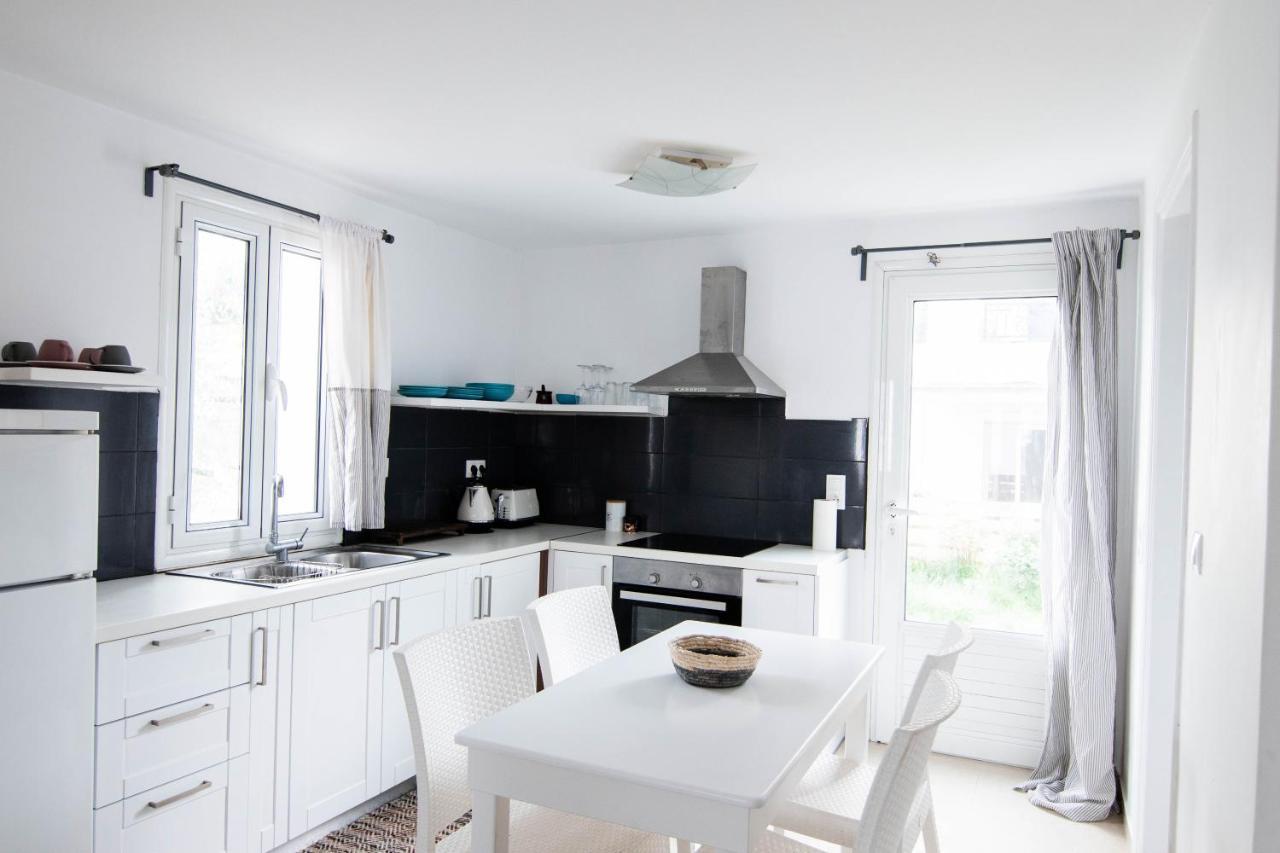 White Wave Villa, 3Min Walk From Beach Kamári 外观 照片